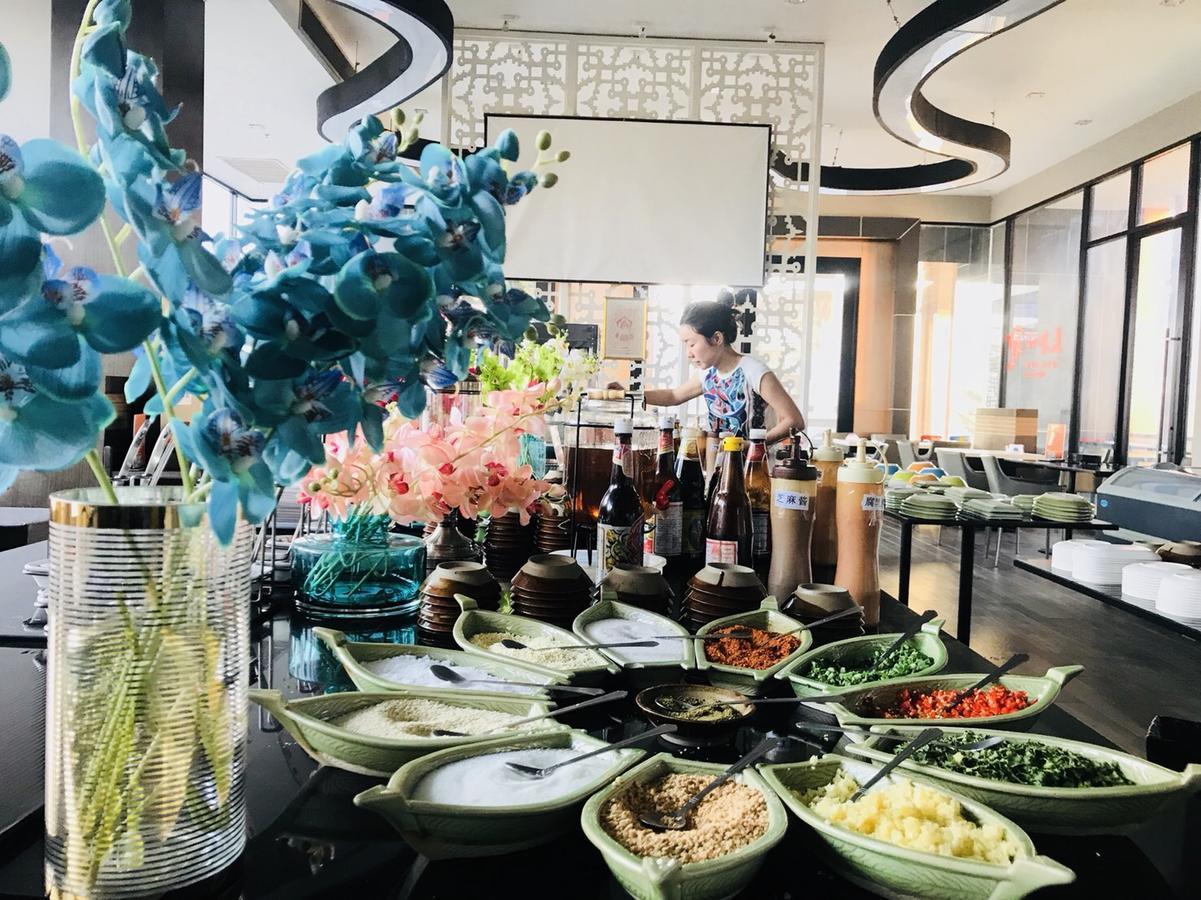 Astra Suites Central Chiang Mai Eksteriør billede