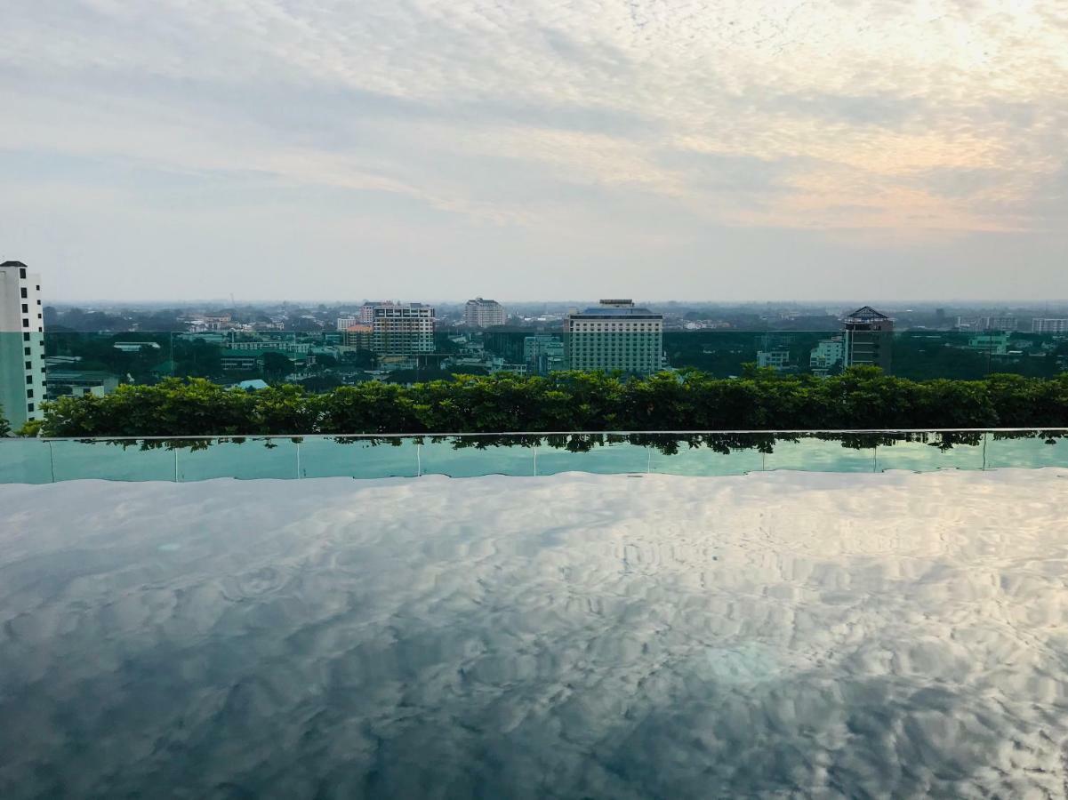 Astra Suites Central Chiang Mai Eksteriør billede